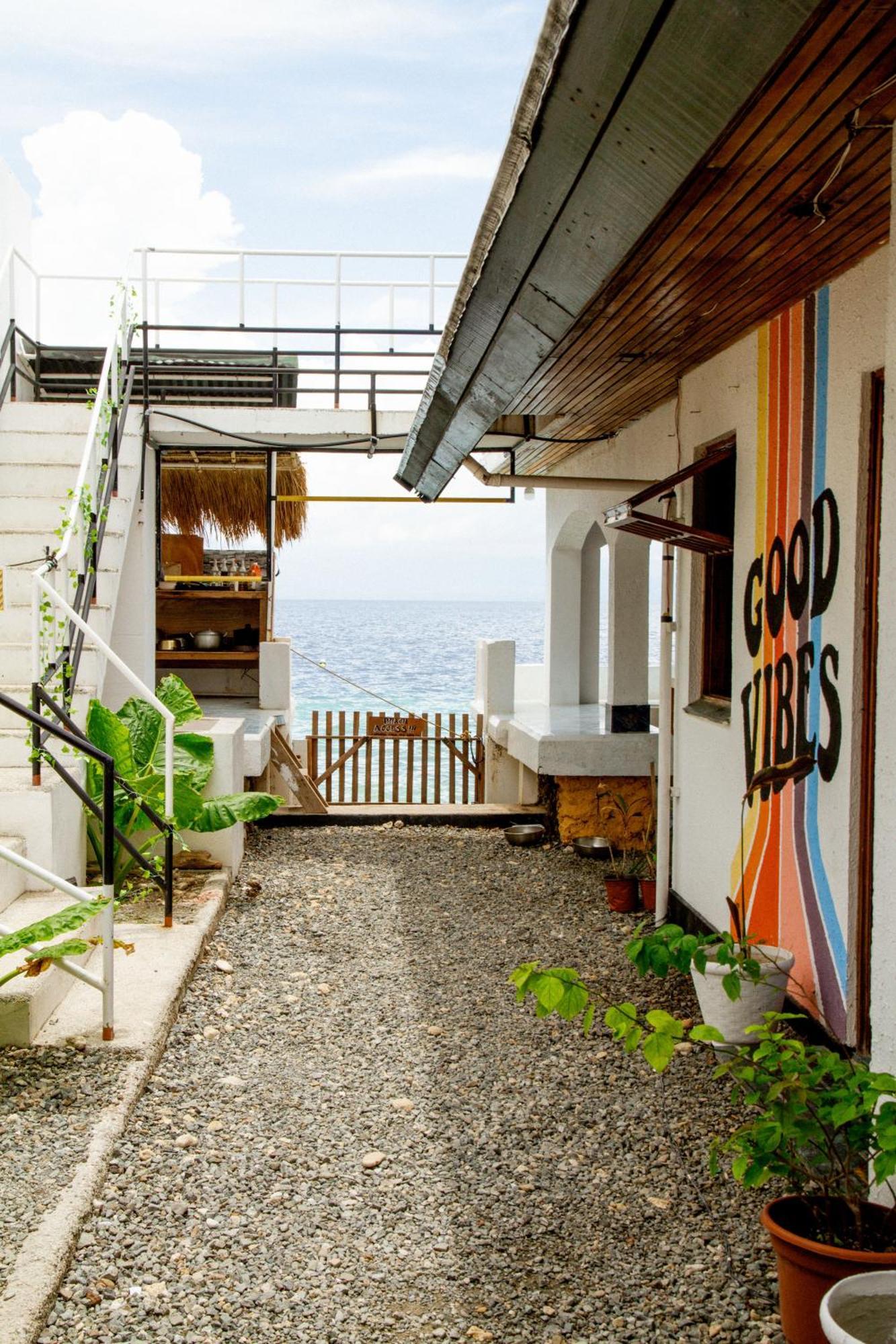 Hostel Moana Beach House Moalboal Exterior foto